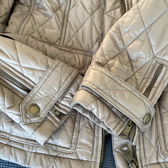 Burberry Quilted Jacket. Size XS - Picture 10 of 10